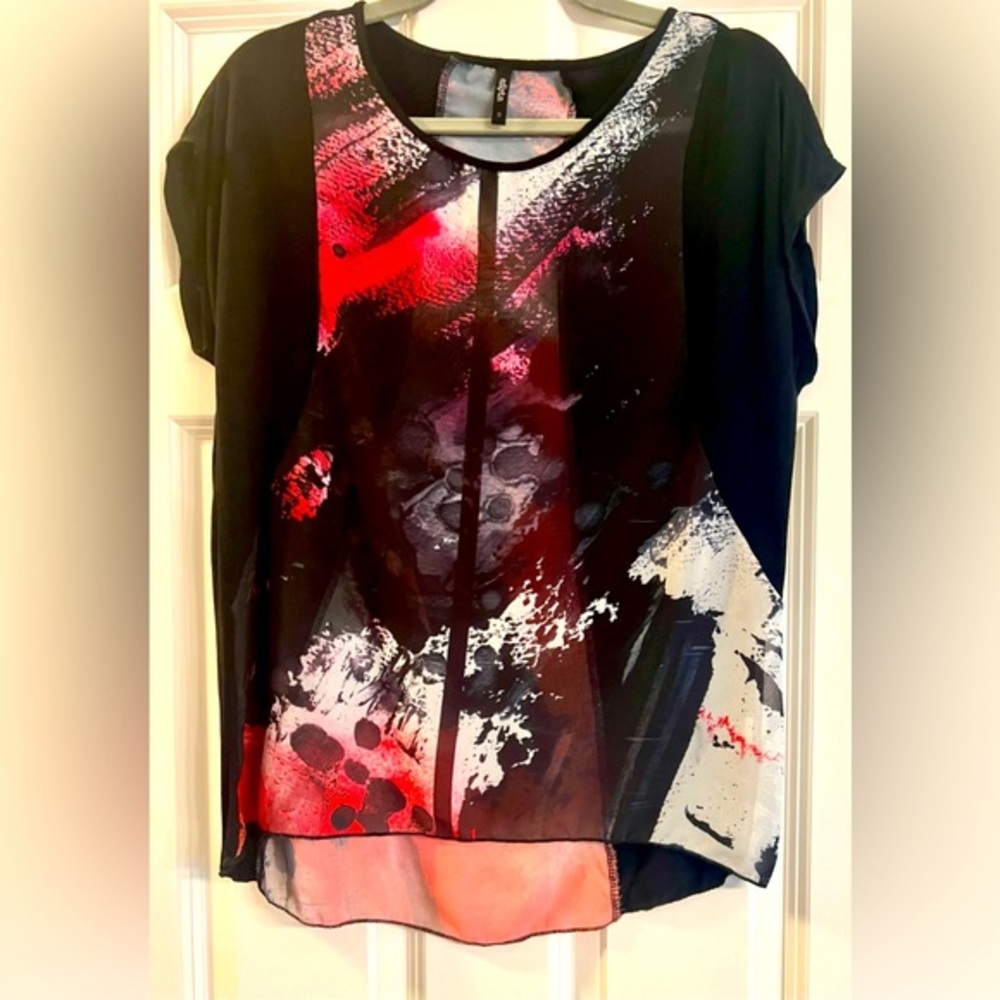 Unique Cap Sleeve Top w Deco Designs-Edista (French brand) Size Small Runs Long